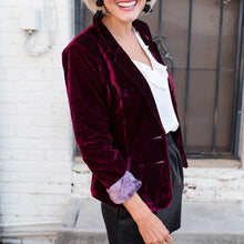 Afbeelding in Gallery-weergave laden, &quot;Sibylle&quot; Elegante fluwelen blazer
